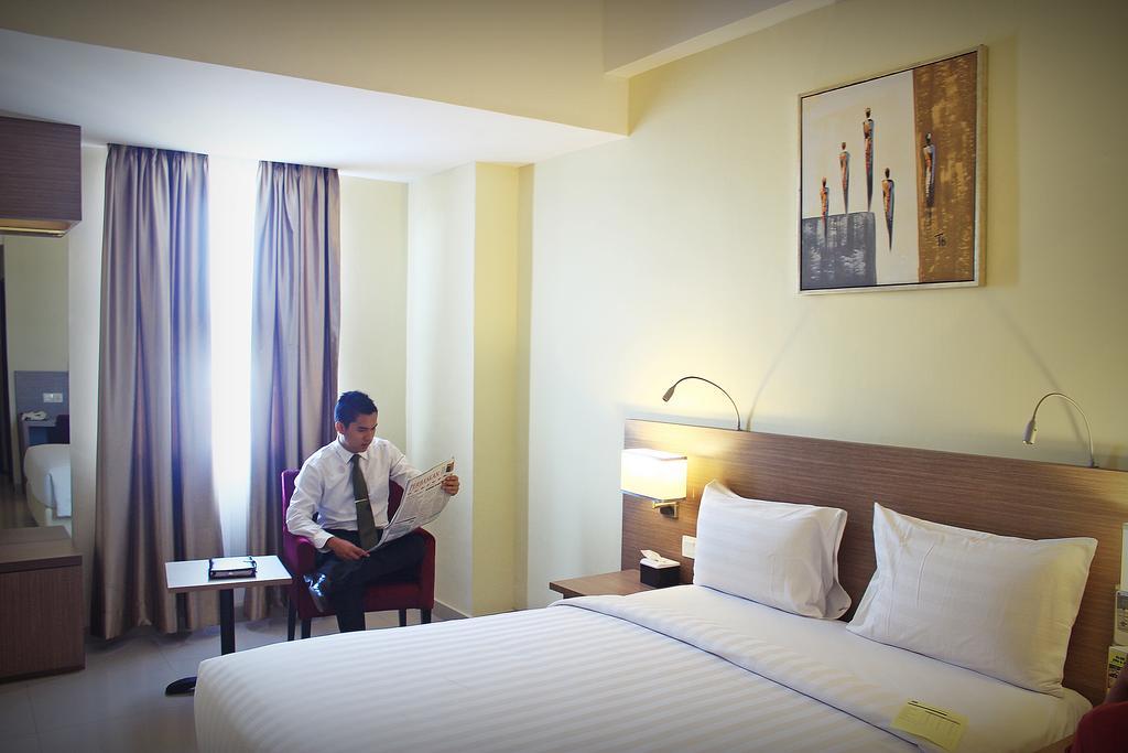 Biz Hotel Batam Nagoya Exterior foto